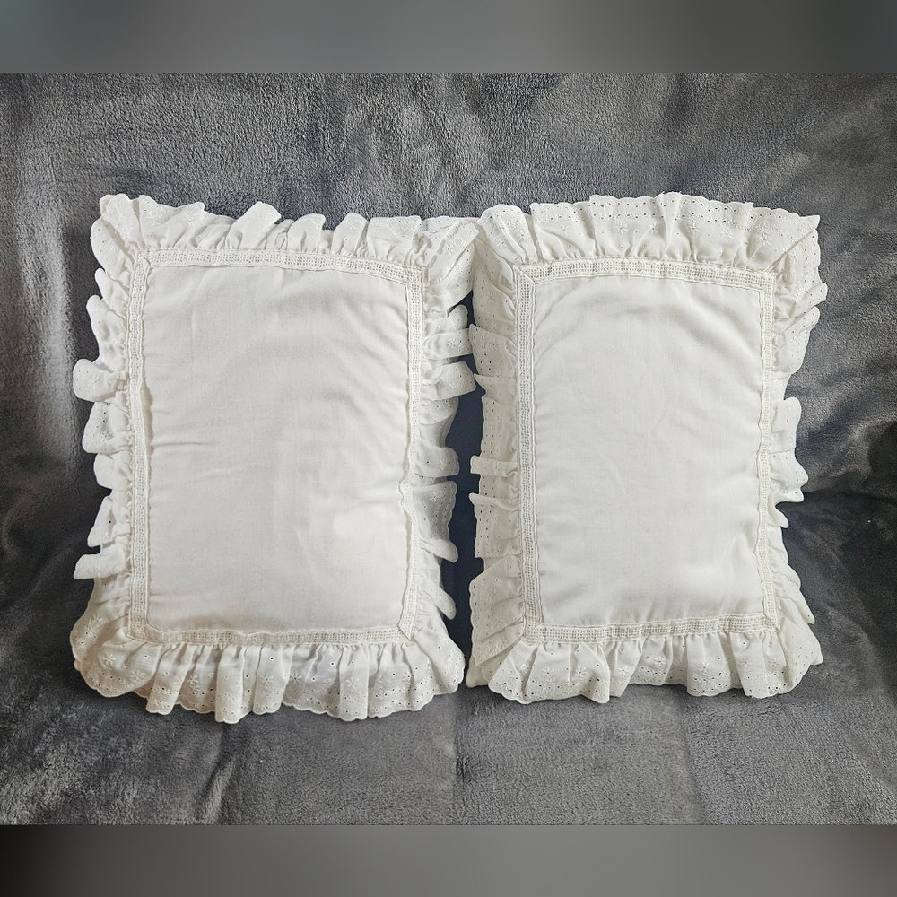 Vintage Saks Fifth Avenue White Ruffled Lace Edge Pillows Made In Switzerland